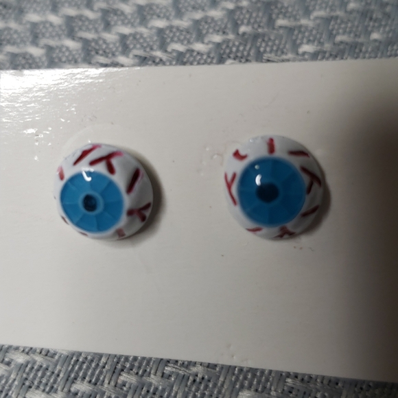 Jewelry - Eyeball earrings